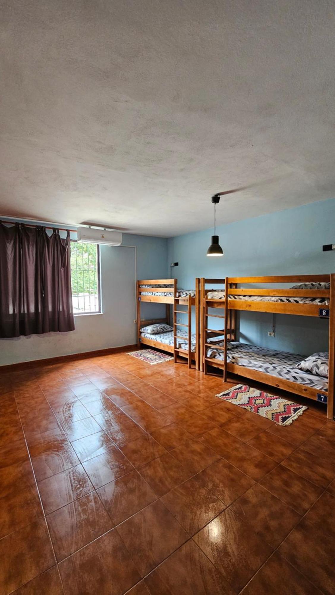 Traveler Hostel Шкодер Экстерьер фото